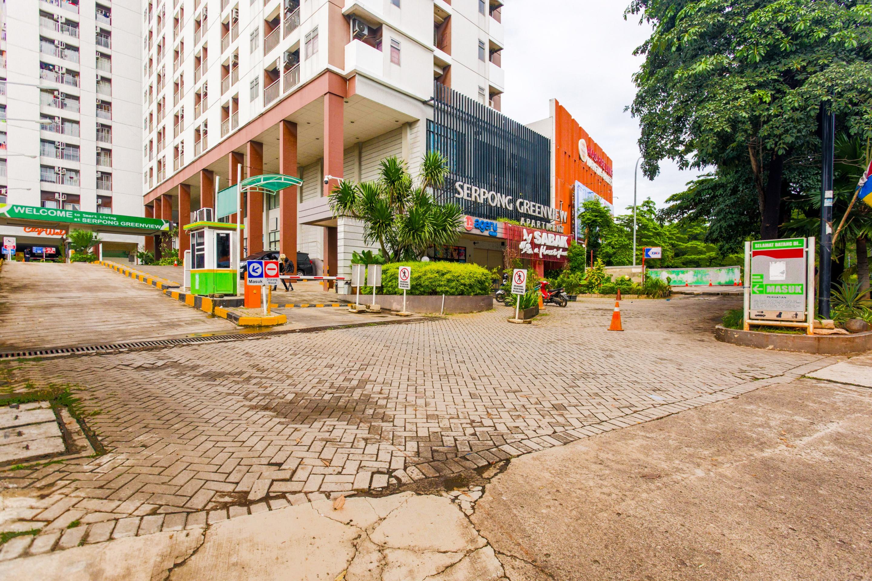 Oyo 2582 Apartemen Serpong Green View Tangerang Zewnętrze zdjęcie